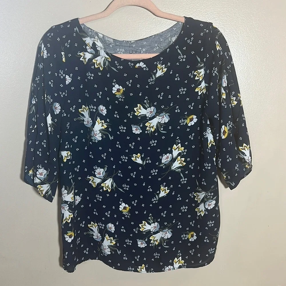 Loft Navy Floral Career Top | XS‎